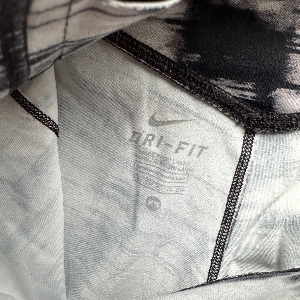 NIKE Dri-Fit Mid Rise Black White Printed Leggings XS - Picture 5 of 8